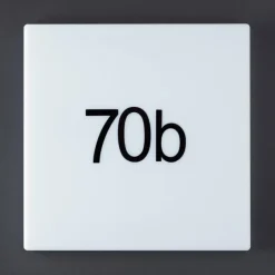 Numéro d'adresse éclairé Brilliant Sten LED Noir, 1 lumière