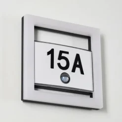 Numéro d'adresse éclairé Louisville LED Gris, 1 lumière, Détecteur de mouvement
